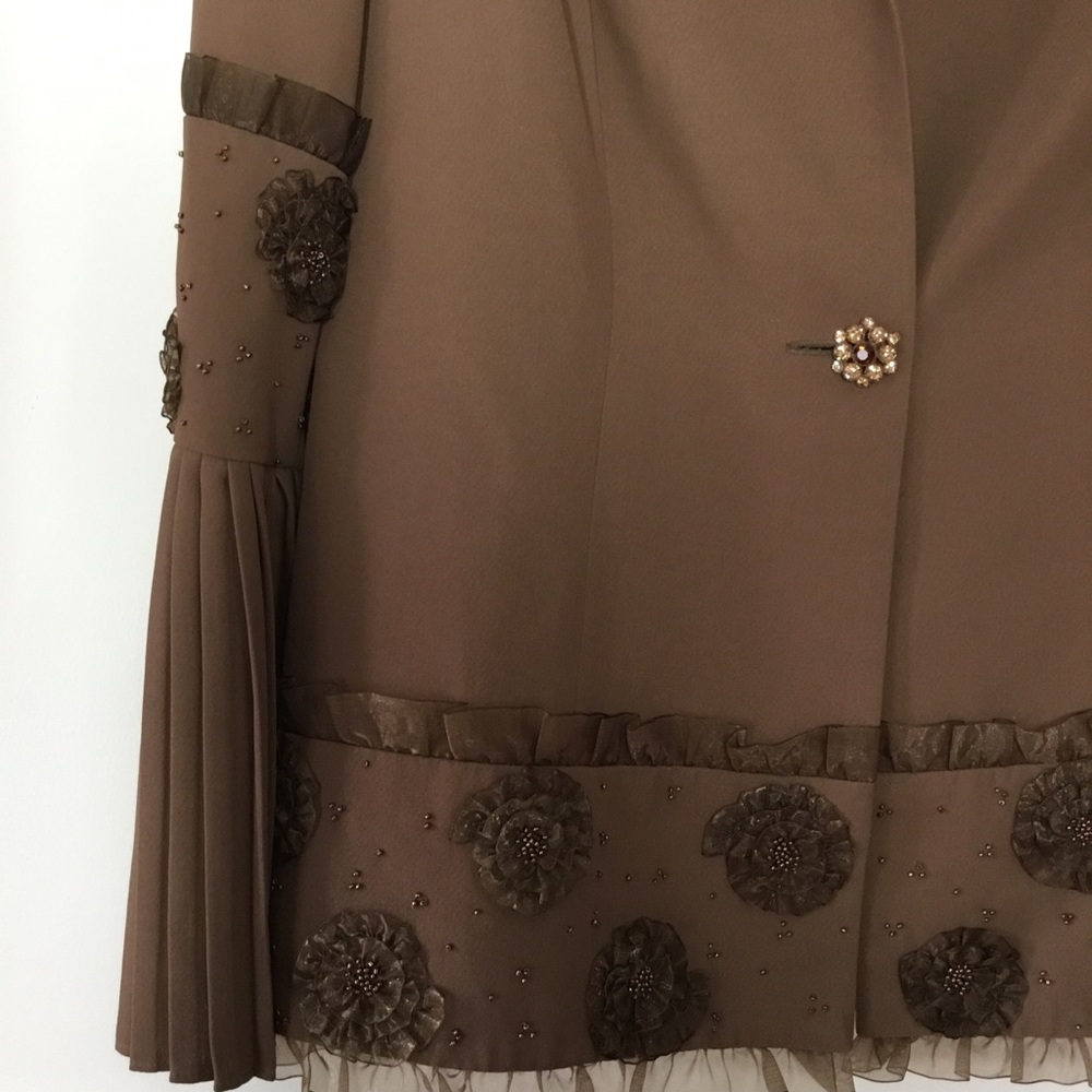 Why New York 3 Piece Skirt Suit Beaded Rosettes 10 - Picture 5 of 8